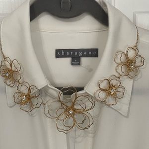 I LOVE jewelry. Maybe worn once. Costume but elegant